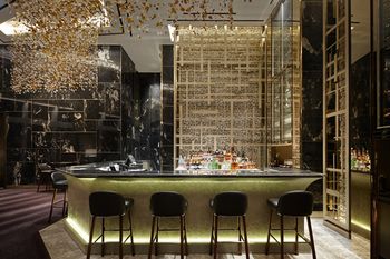 Hotel Bar