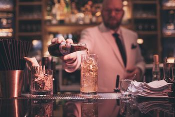 Hotel Bar