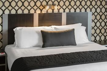 Hotel-Grand-Chancellor-Brisbane-Guest-Room