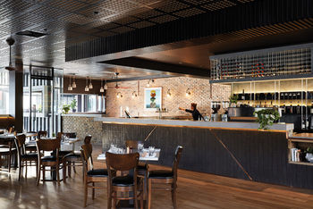 Hotel Bar