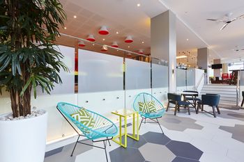 Hotel Bar