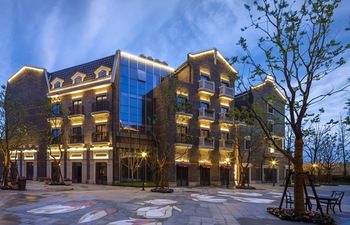 Hotel Front - Evening/Night