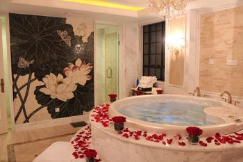 Jetted Tub