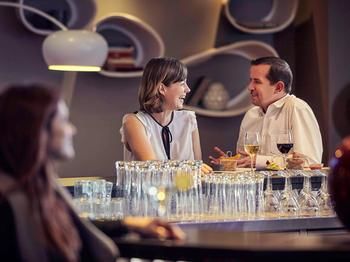 Hotel Bar