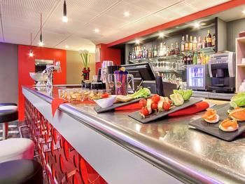 Hotel Bar