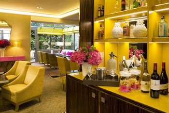 Hotel Bar
