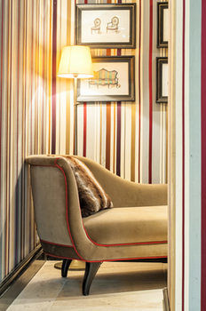 Hotel Lounge