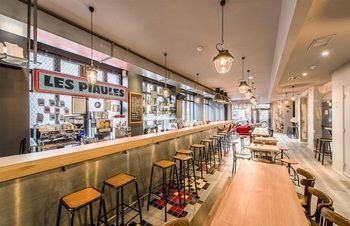 Hotel Bar