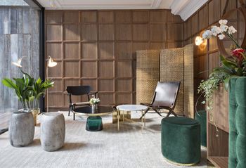Hotel Lounge
