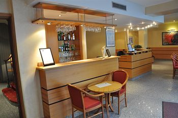 Hotel Bar