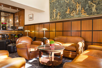 Hotel Lounge