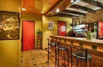 Hotel Bar