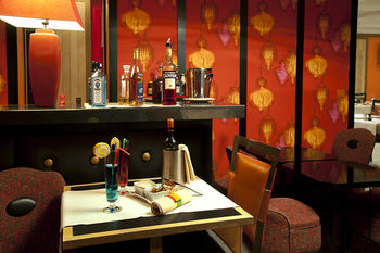 Hotel Bar