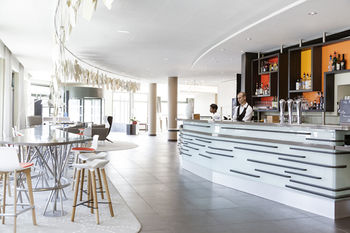 Hotel Bar