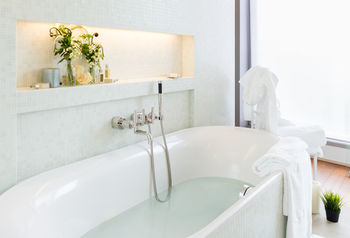 Deep Soaking Bathtub