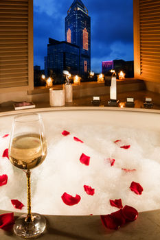Deep Soaking Bathtub