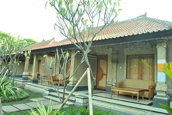 特里加雅旅館 Trijaya Guest House