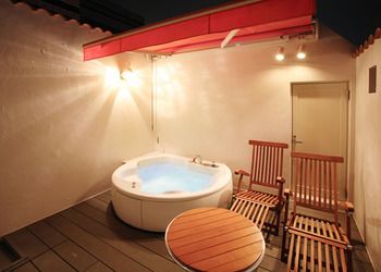 Jetted Tub