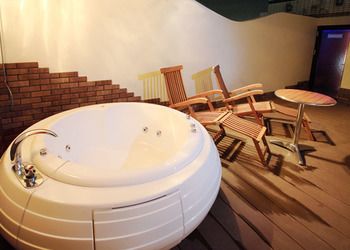 Jetted Tub