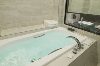 Jetted Tub