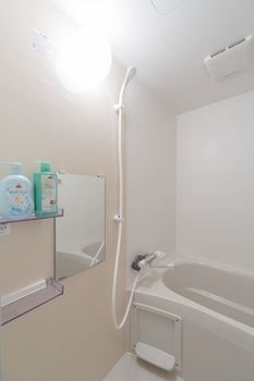Deep Soaking Bathtub