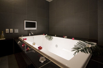 Jetted Tub