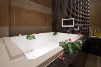 Jetted Tub