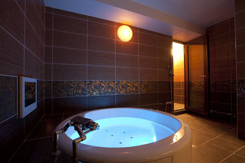Jetted Tub