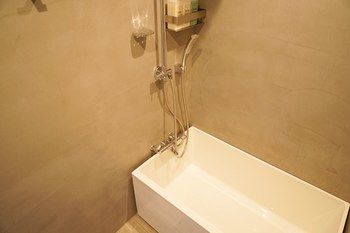 Deep Soaking Bathtub