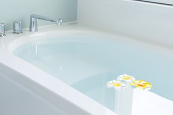 Deep Soaking Bathtub
