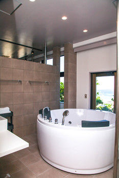 Jetted Tub