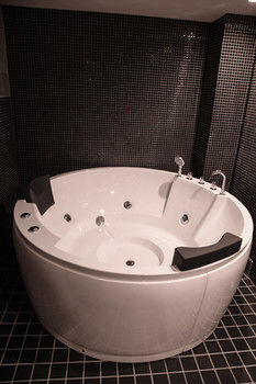 Jetted Tub