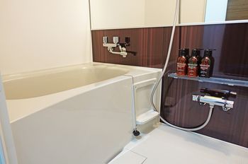 Deep Soaking Bathtub