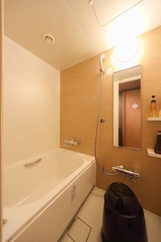Deep Soaking Bathtub