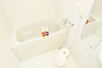 Deep Soaking Bathtub