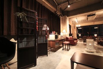 Hotel Lounge