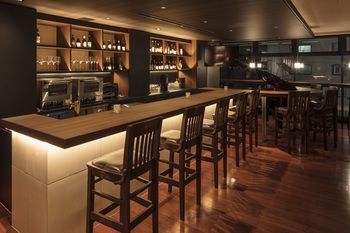 Hotel Bar