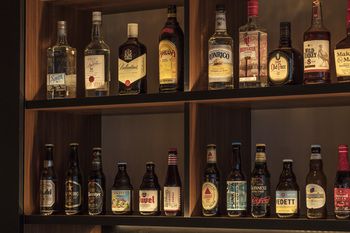 Hotel Bar