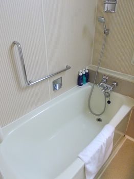Deep Soaking Bathtub