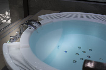 Jetted Tub