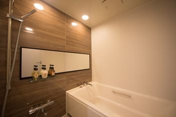 Deep Soaking Bathtub