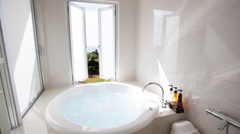 Jetted Tub
