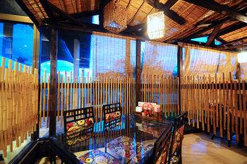 Food Court