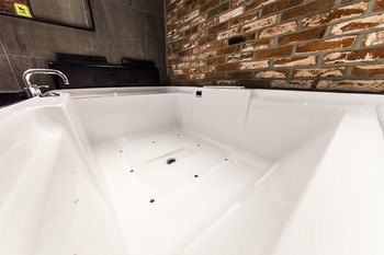 Jetted Tub
