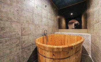 Deep Soaking Bathtub