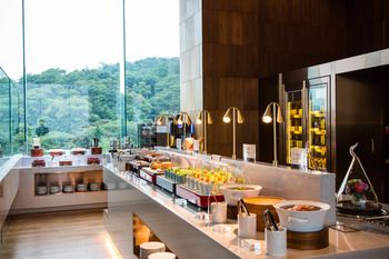 Executive Lounge