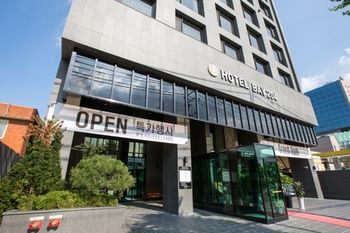 Hotel Front