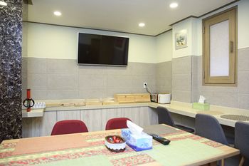 Hotel Lounge