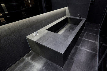 Deep Soaking Bathtub