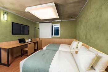 Guestroom